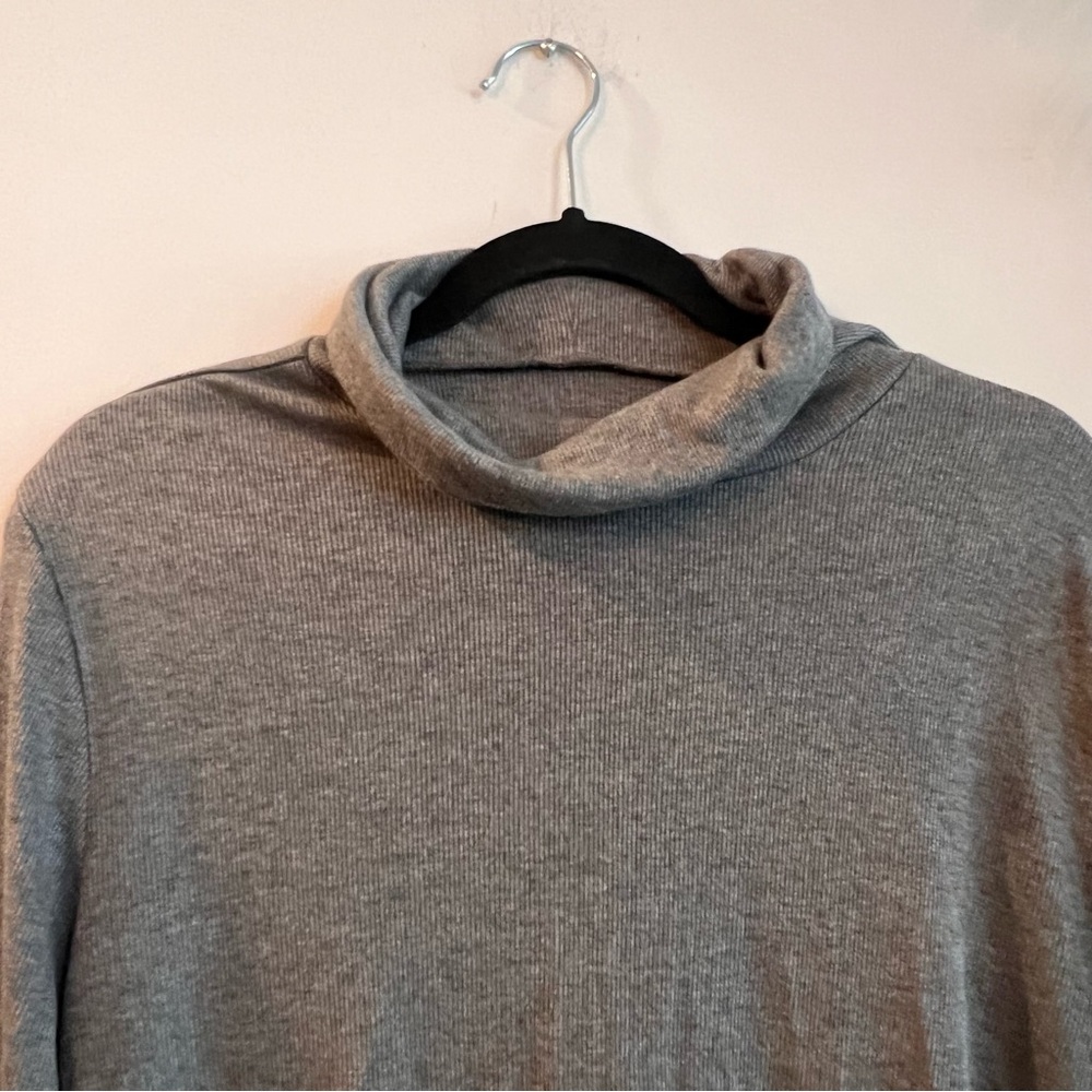 GAP Grey Ribbed Turtle Neck - Size XL - Picture 3 of 3